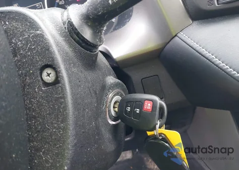 2018 Toyota Rav4 Xle z USA, uszkodzony, nr VIN 2T3RFREV5JW755415